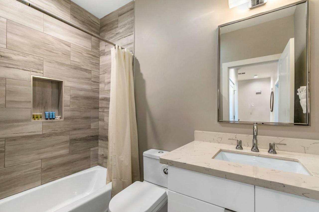 Stunning Townhouse With Amenities Vila Nova Orleães Exterior foto